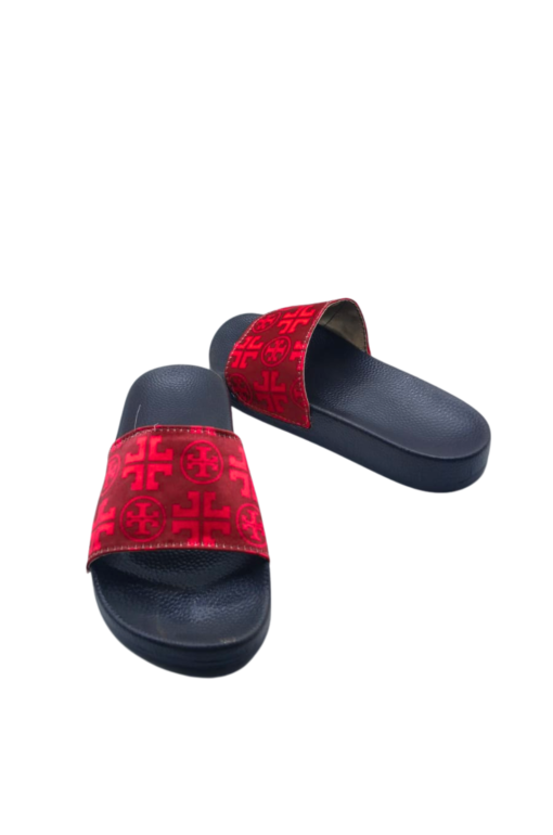flat slippers