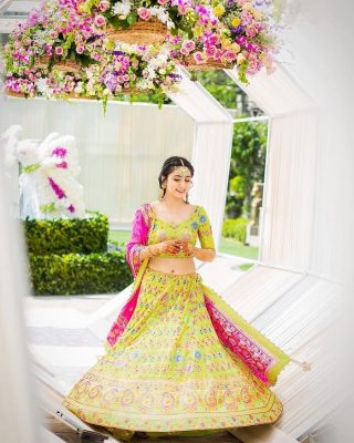 Mehndi Outfits For Bride